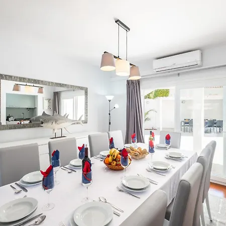 Paradisius - Moradia Moderna Com Piscina Aquecivel E Bbq - Vila *