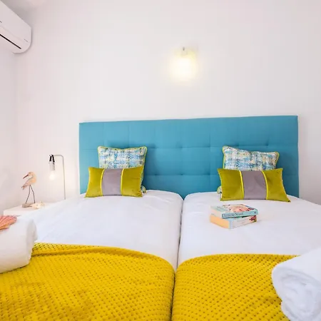 Villa Paradisius - Moradia Moderna Com Piscina Aquecivel E Bbq - Albufeira