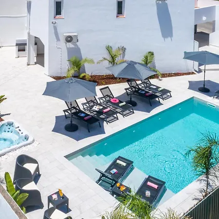 Villa Paradisius - Moradia Moderna Com Piscina Aquecivel E Bbq -
