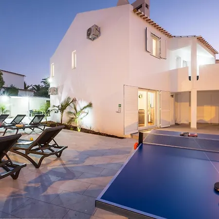 Villa Paradisius - Moradia Moderna Com Piscina Aquecivel E Bbq - *