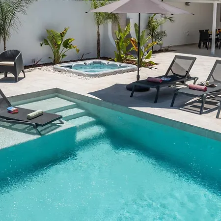 Paradisius - Moradia Moderna Com Piscina Aquecivel E Bbq - Vila
