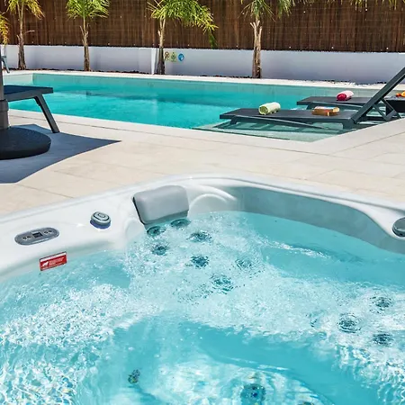 Paradisius - Moradia Moderna Com Piscina Aquecivel E Bbq - Villa *