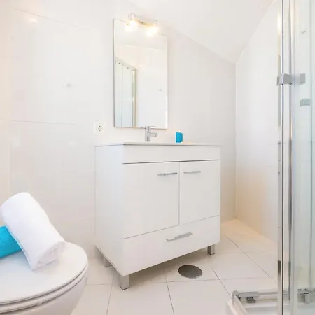 Βίλα Paradisius - Moradia Moderna Com Piscina Aquecivel E Bbq - *