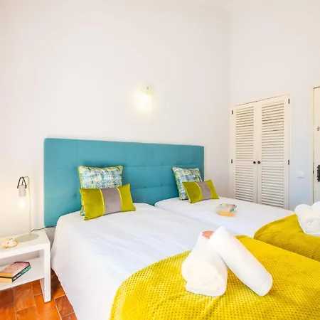 Paradisius - Moradia Moderna Com Piscina Aquecivel E Bbq -